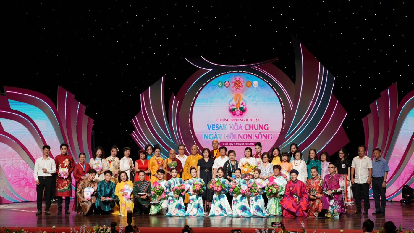 Tối 15/5/2025, tại Cung Văn hóa Lao động Hữu nghị Việt Xô, TP Hà Nội, GHPGVN đã tổ chức đêm nghệ thuật Phật giáo mang chủ đề “Vesak Hòa Chung Ngày Hội Non Sông”. Sự kiện đặc biệt này là hoạt động chào mừng ba dấu mốc thiêng liêng: Đại lễ Vesak 2025, 50 năm Ngày Giải phóng miền Nam thống nhất đất nước và Đại lễ Cung rước - Tôn trí Xá Lợi Đức Phật Thích Ca Mâu Ni tại chùa Quán Sứ.