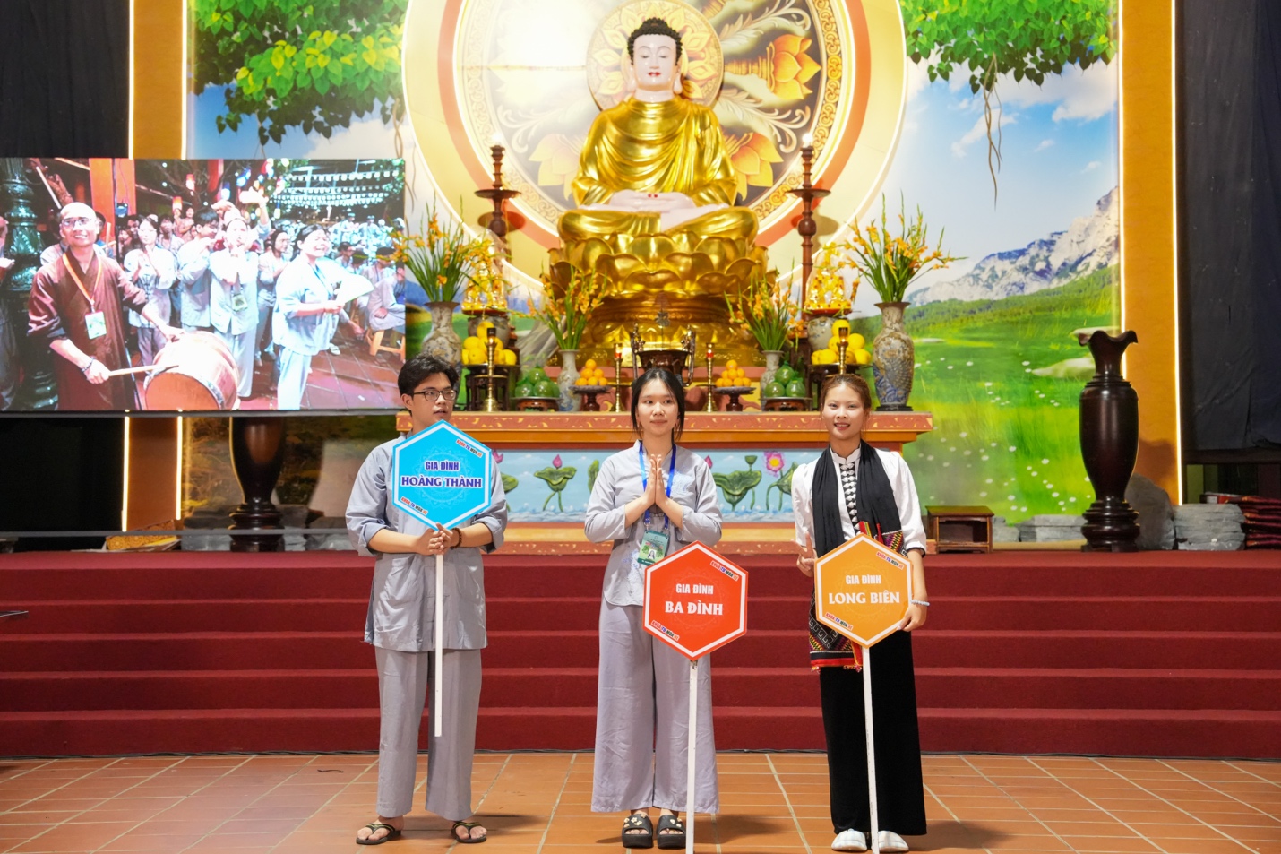 A group of people holding signs AI-generated content may be incorrect.