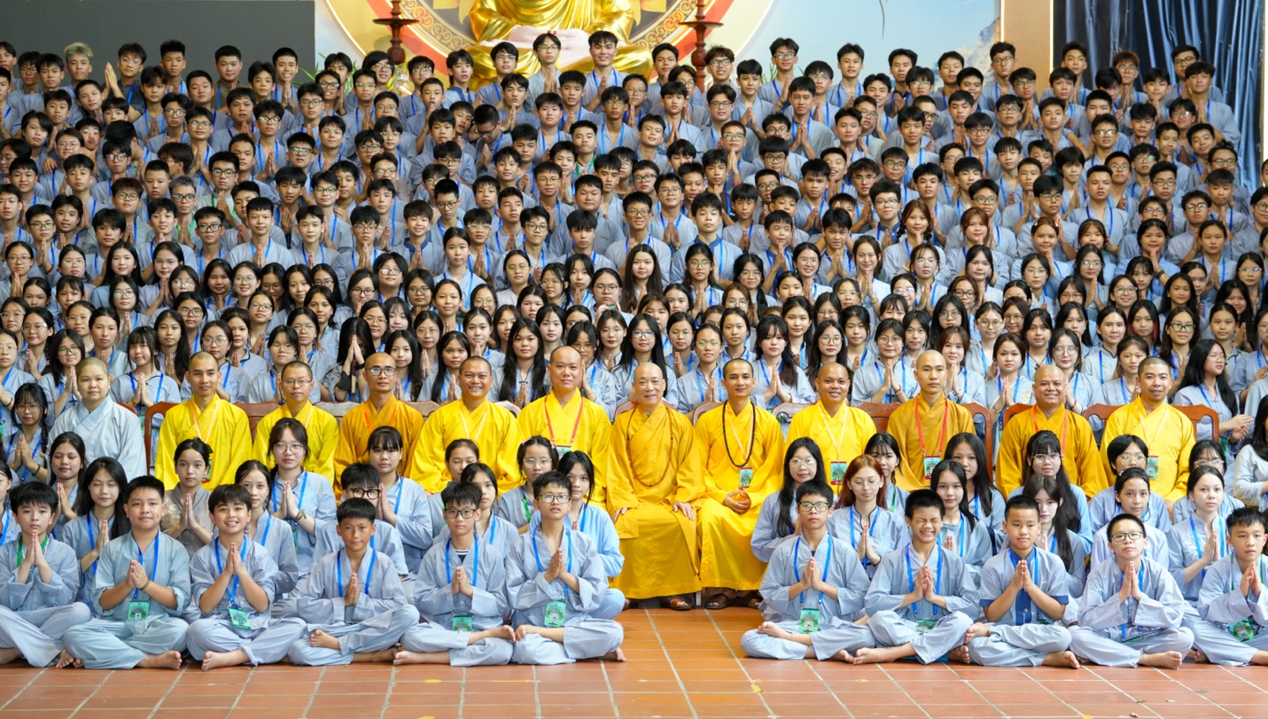 A group of people posing for a photo AI-generated content may be incorrect.