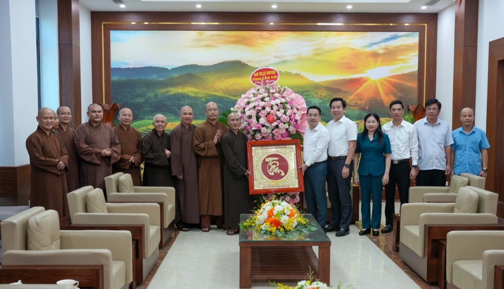 https://phatsuthudo.vn/thuong-truc-ban-tri-su-ghpgvn-tinh-lao-cai-tham-va-lam-viec-voi-cac-co-quan-lanh-dao-tinh/