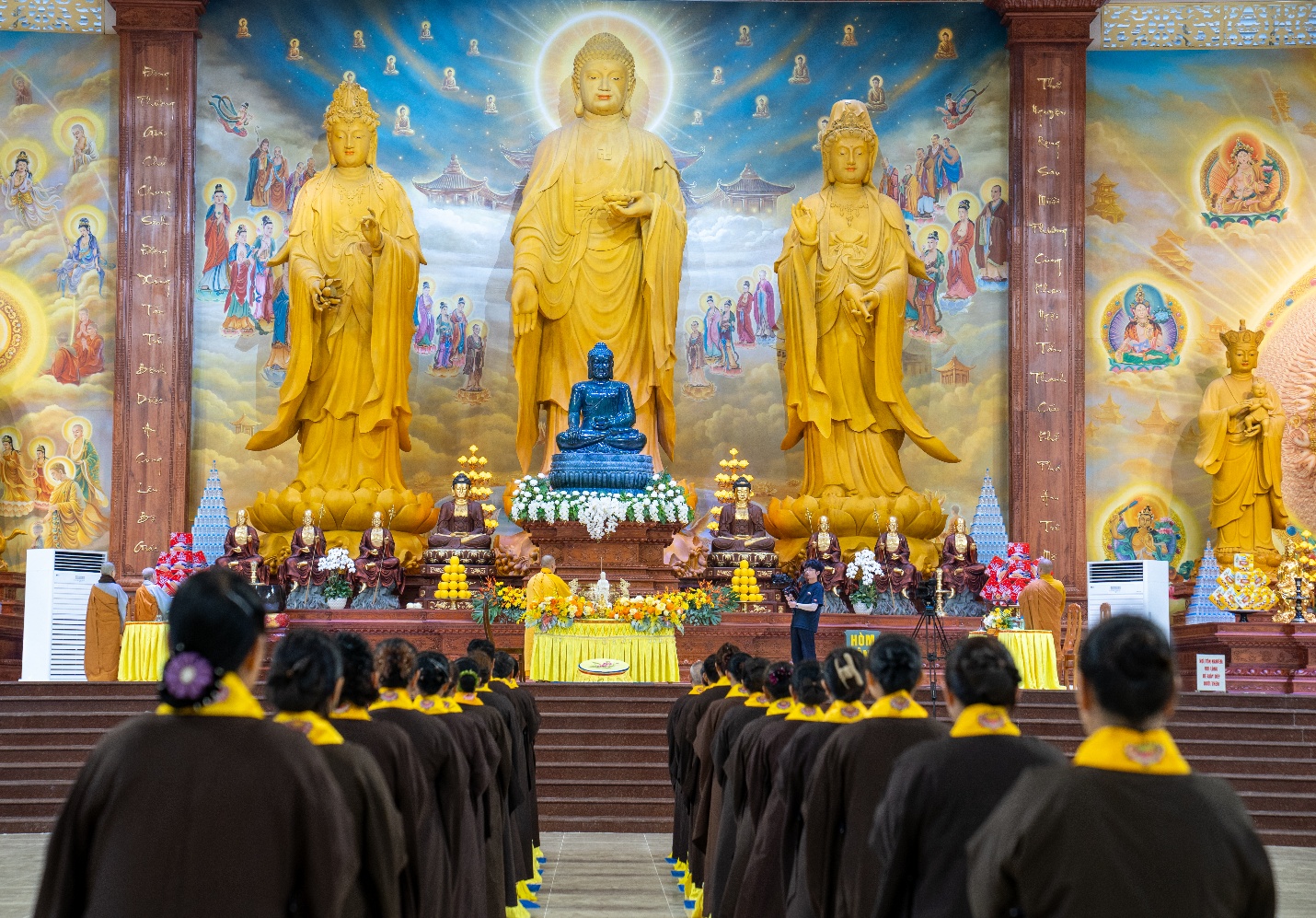 D:\PSTD\16.11 Phap hoi Quán Âm Tam Thời Hệ Niệm\drive-download-20251117T025604Z-1-001\DSC09412.jpg