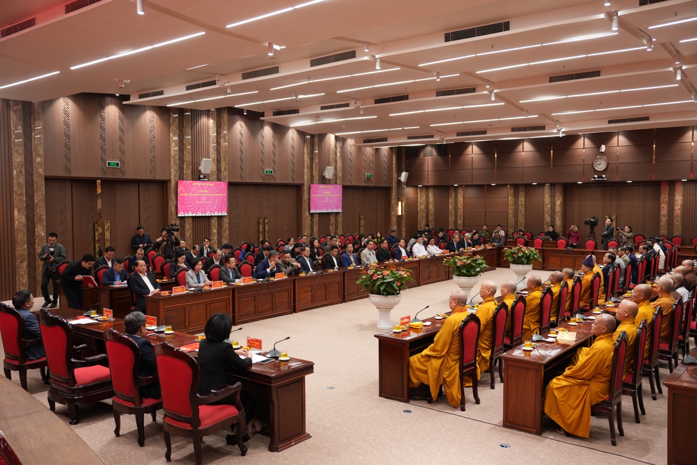 Gặp mặt đại diện các tổ chức tôn giáo trên địa bàn thành phố Hà Nội插图33