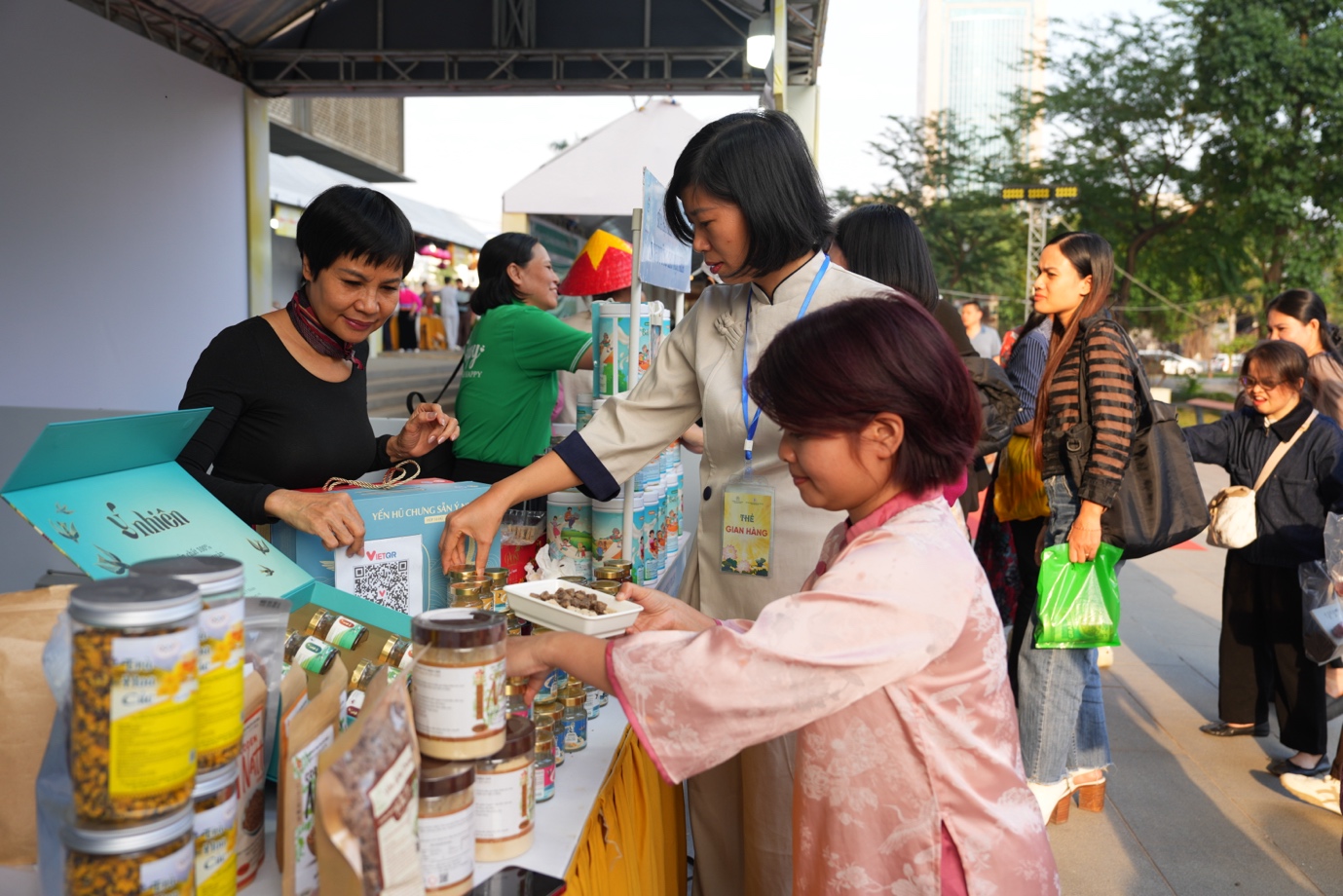 Nhiều hoạt động đặc sắc trong chương trình tổng kết 5 năm triển khai cuộc vận động “Văn minh, tiết kiệm tại các cơ sở tự viện Phật giáo Thủ đô Hà Nội”插图9