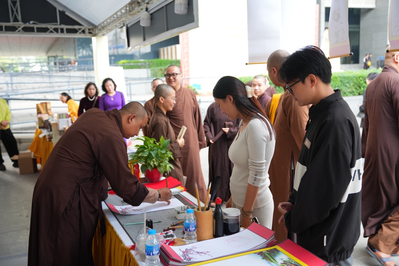 Nhiều hoạt động đặc sắc trong chương trình tổng kết 5 năm triển khai cuộc vận động “Văn minh, tiết kiệm tại các cơ sở tự viện Phật giáo Thủ đô Hà Nội”插图40