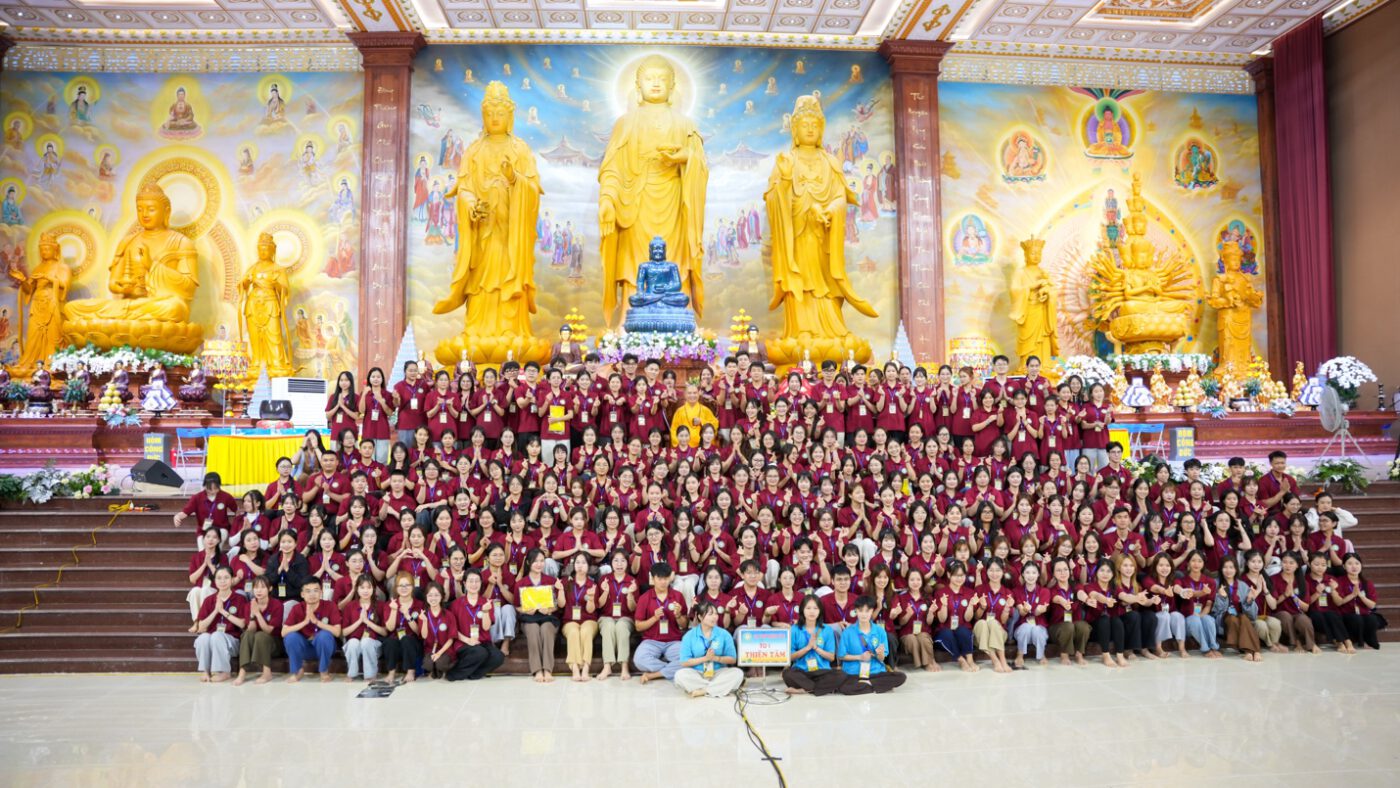 Gần 4.000 sinh viên tham dự khóa tu “Đi Gặp Mùa Xuân” tại chùa Khai Nguyên
