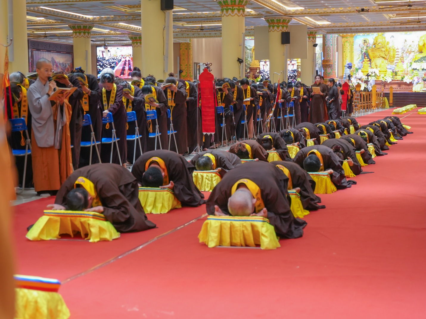 D:\PSTD\2026\24.4 Chua Khai Nguyen\Chiều-20260424T132318Z-3-001\Chiều\SON00273.jpg