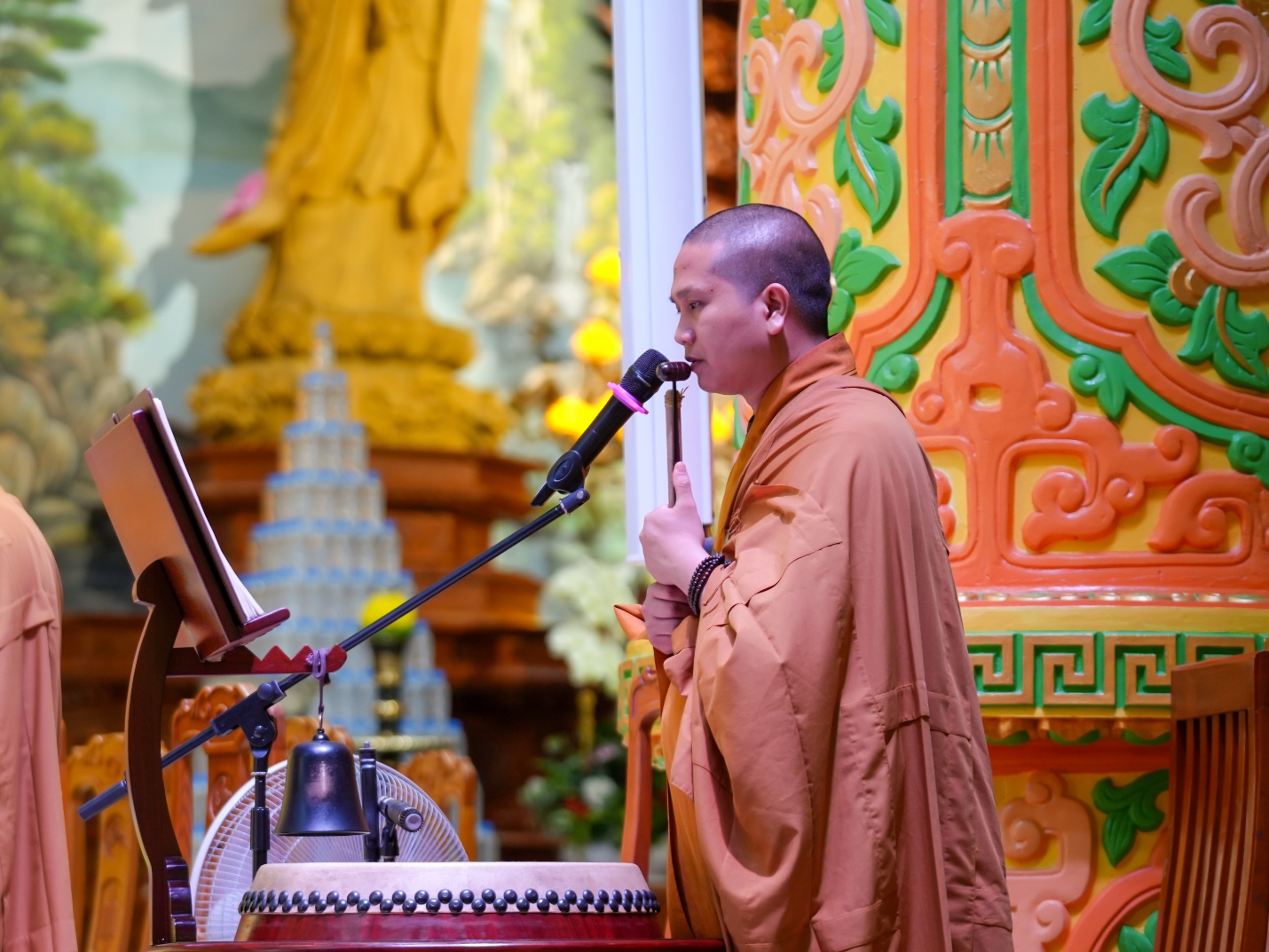 D:\PSTD\2026\24.4 Chua Khai Nguyen\Chiều-20260424T132318Z-3-001\Chiều\SON00412.jpg