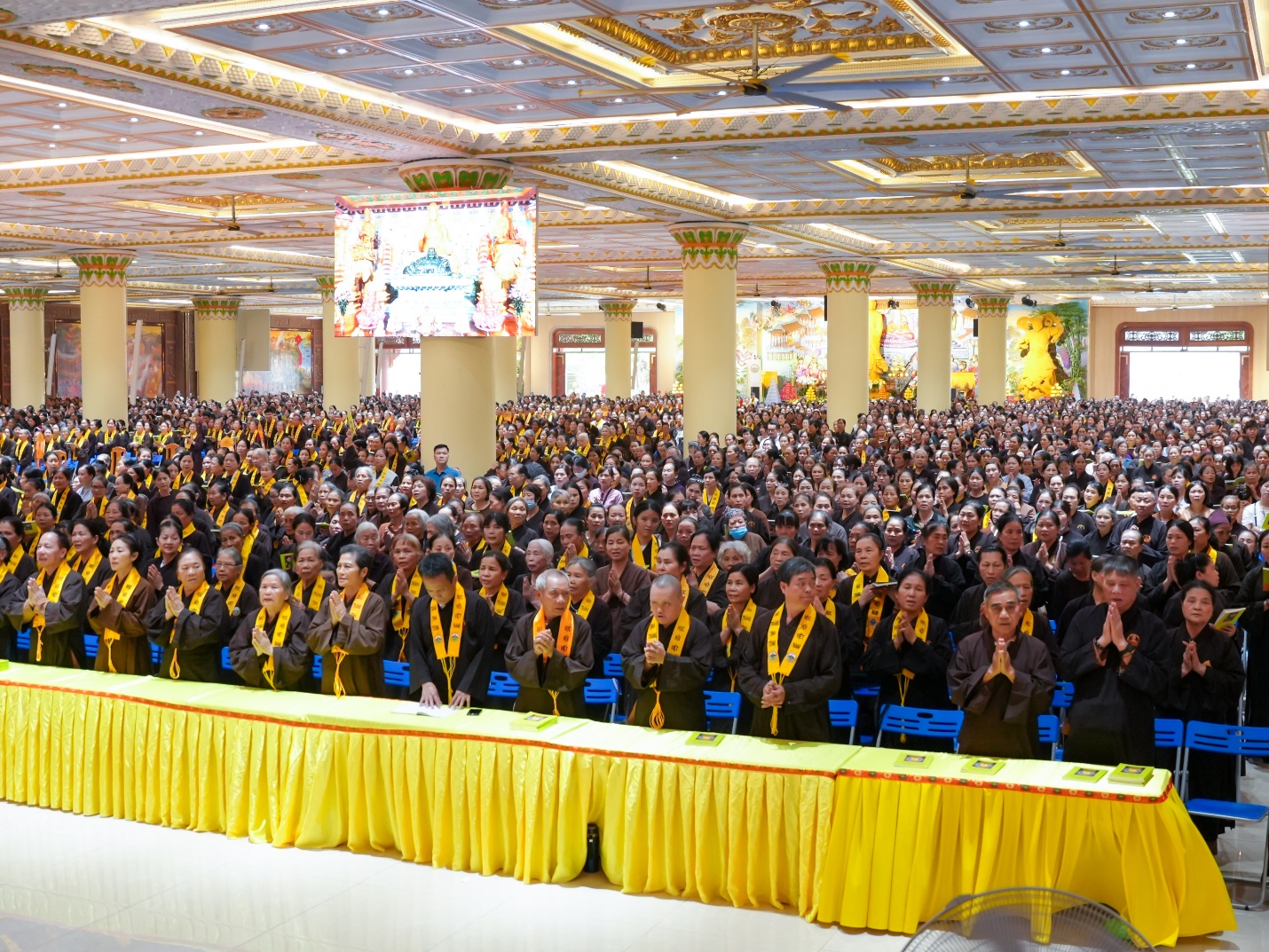 D:\PSTD\2026\24.4 Chua Khai Nguyen\Chiều-20260424T132318Z-3-001\Chiều\SON00005.jpg