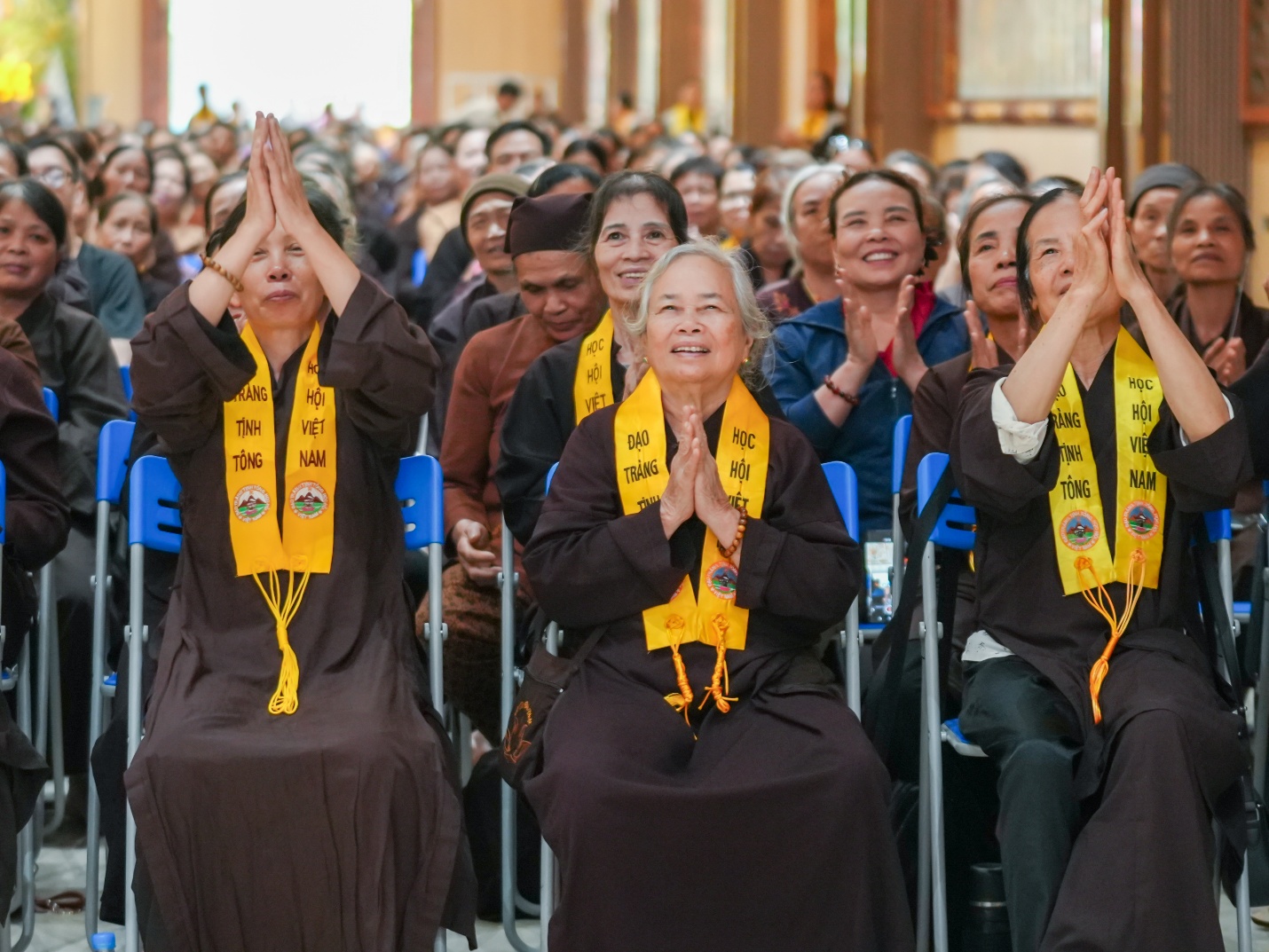 D:\PSTD\2026\24.4 Chua Khai Nguyen\Sáng-20260424T132206Z-3-001\Sáng\SON00103.jpg