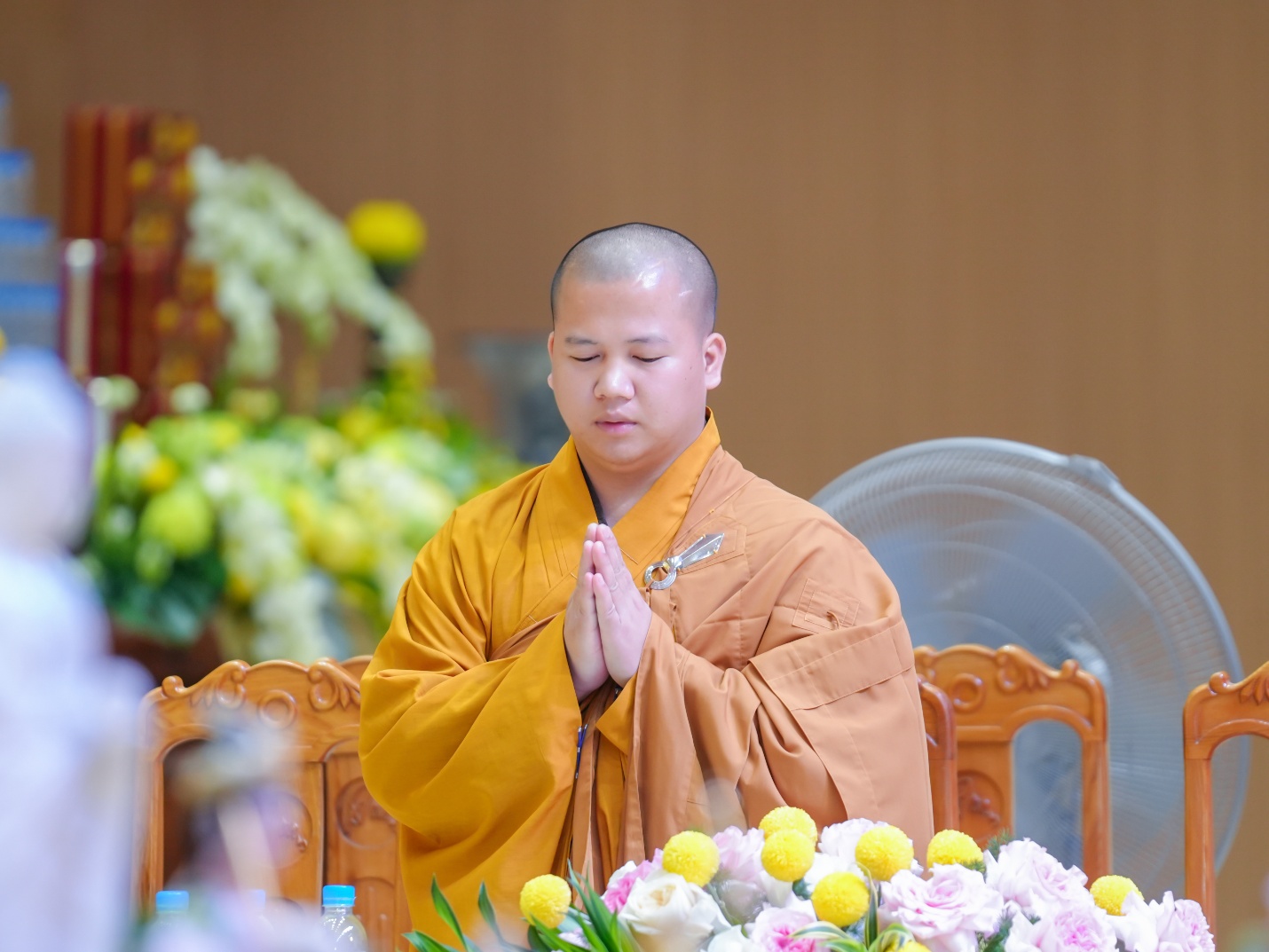 D:\PSTD\2026\24.4 Chua Khai Nguyen\Sáng-20260424T132206Z-3-001\Sáng\SON00108.jpg