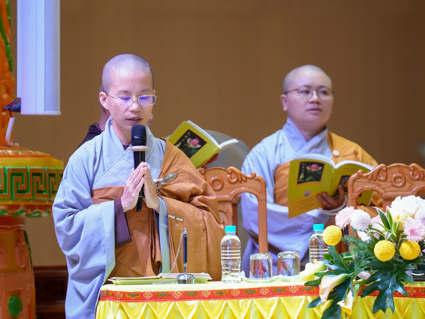 D:\PSTD\2026\24.4 Chua Khai Nguyen\Sáng-20260424T132206Z-3-001\Sáng\SON00115.jpg