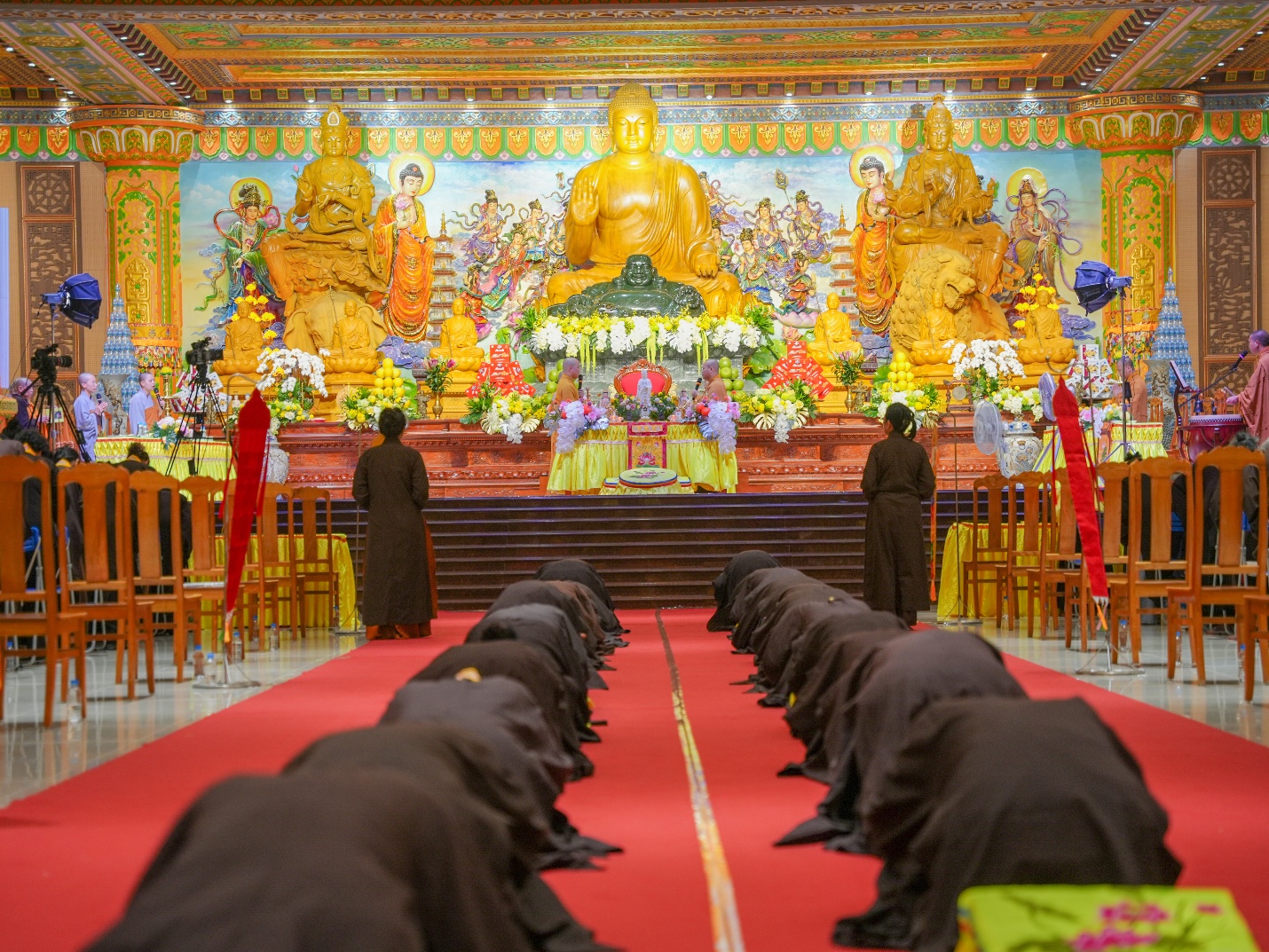 D:\PSTD\2026\24.4 Chua Khai Nguyen\Sáng-20260424T132206Z-3-001\Sáng\SON00145.jpg