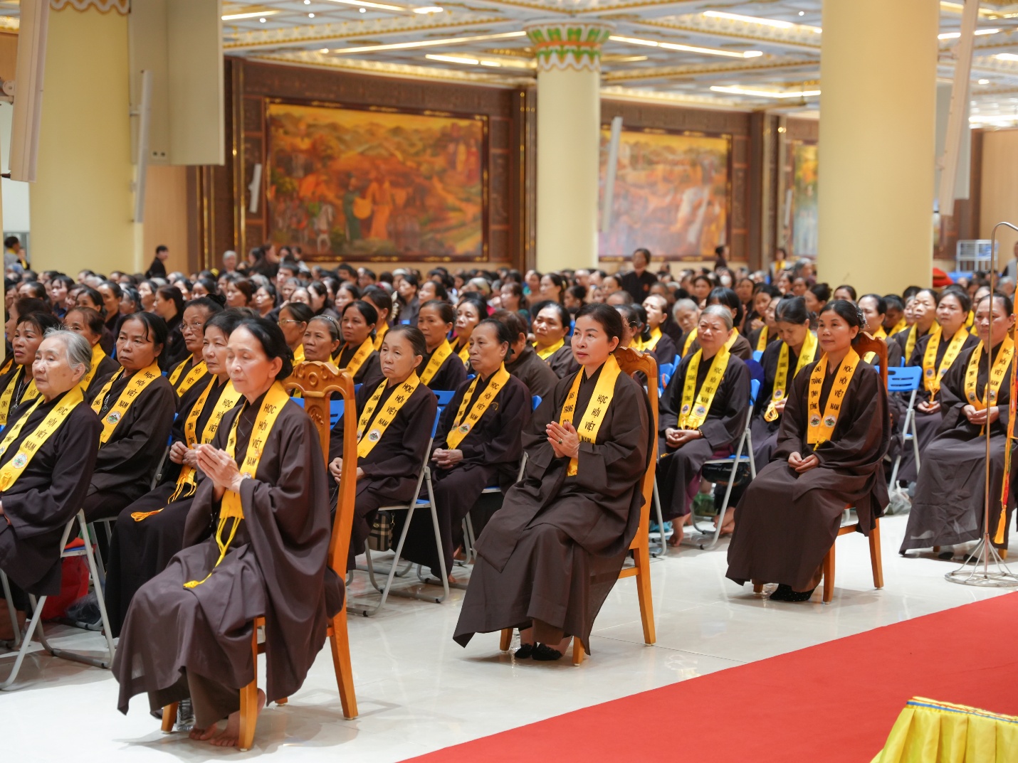 D:\PSTD\2026\24.4 Chua Khai Nguyen\Sáng-20260424T132206Z-3-001\Sáng\SON00035.jpg