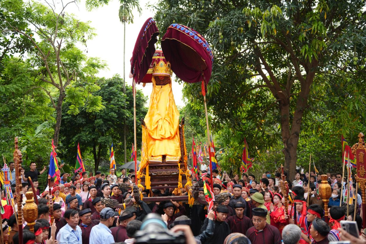 Lễ rước Đức Thánh Tổ – điểm nhấn ngày chính hội Chùa Thầy 2026