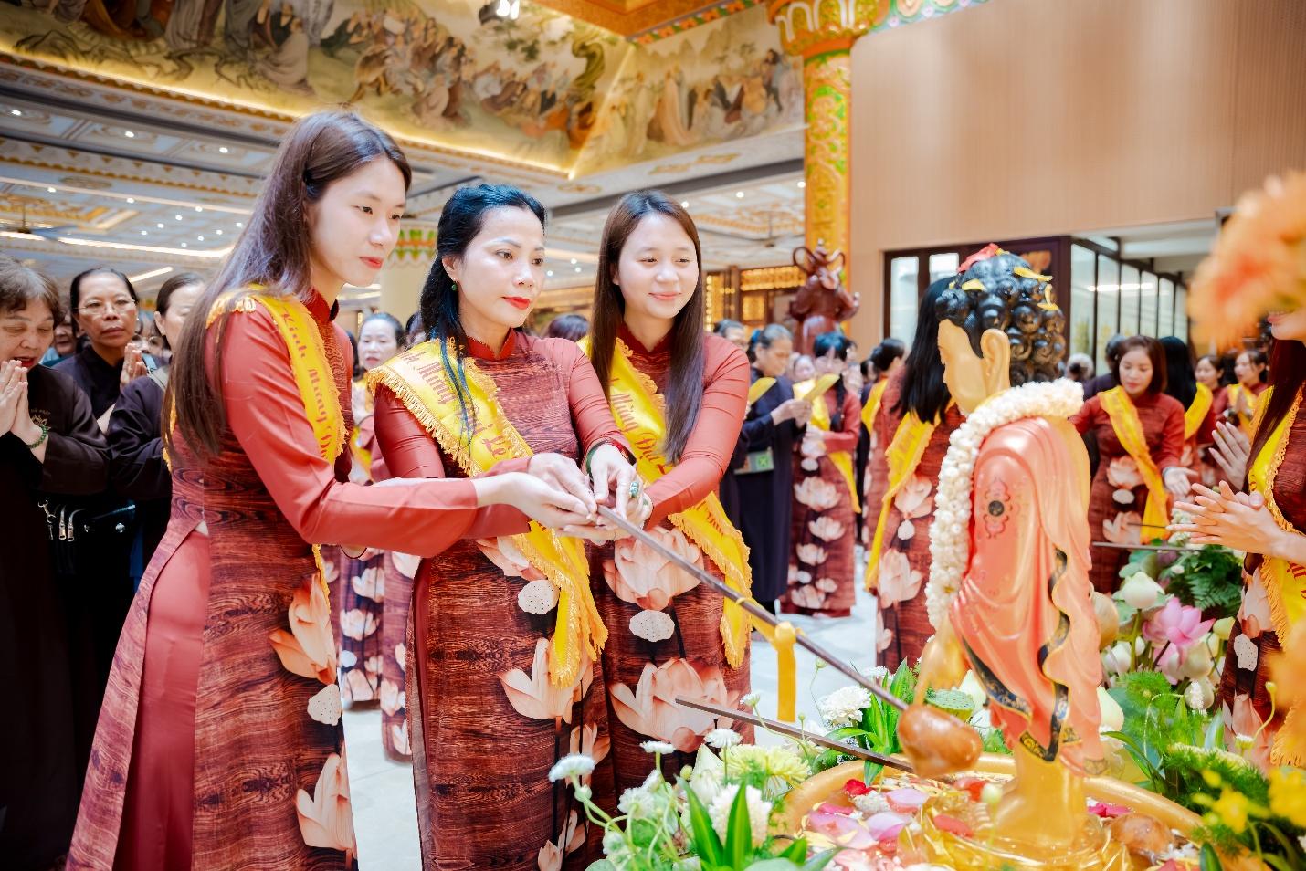 D:\PSTD\2026\1705 Lễ Phật Đản Chùa Khai Nguyên\SON00264-Enhanced-NR.jpg