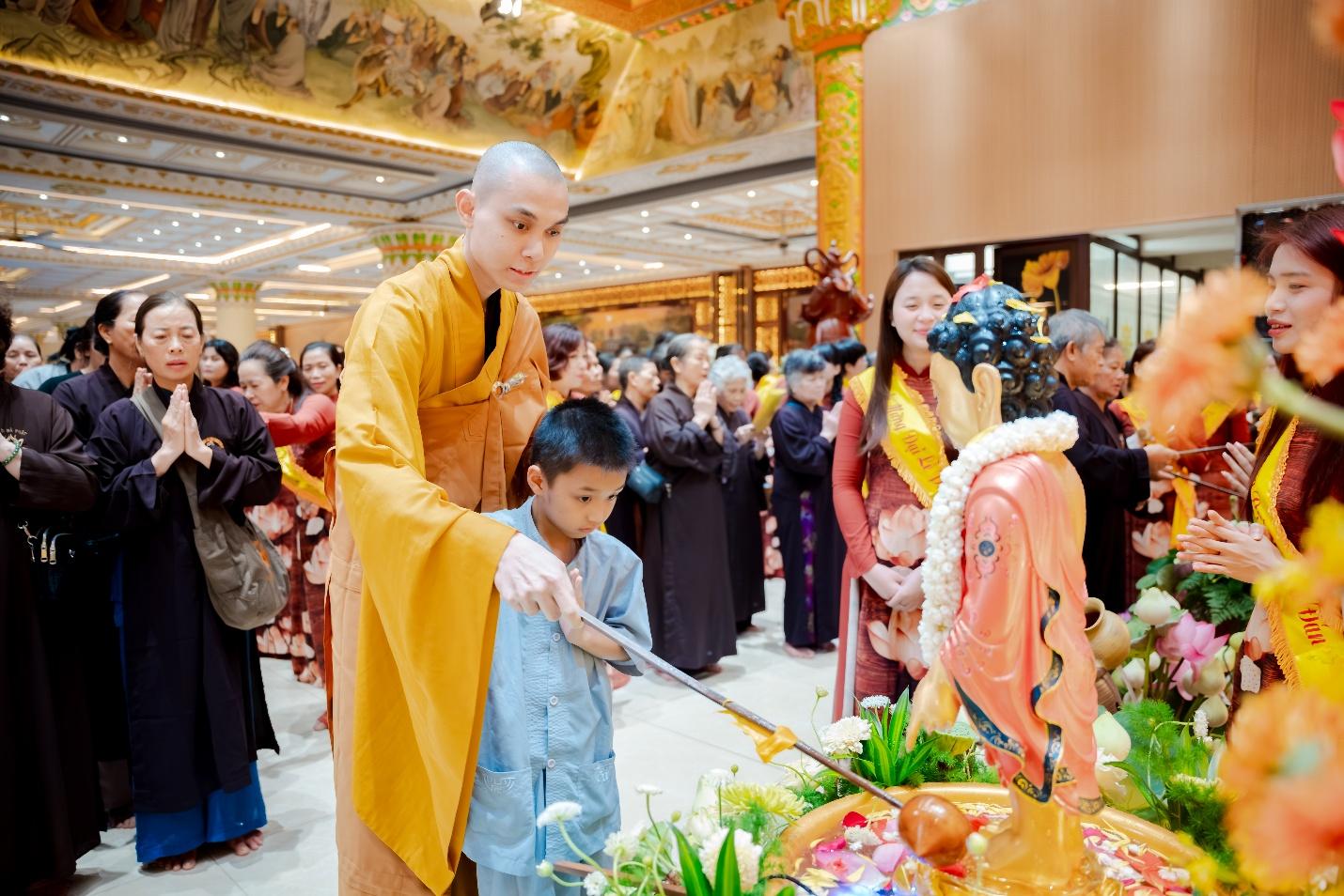 D:\PSTD\2026\1705 Lễ Phật Đản Chùa Khai Nguyên\SON00246-Enhanced-NR.jpg