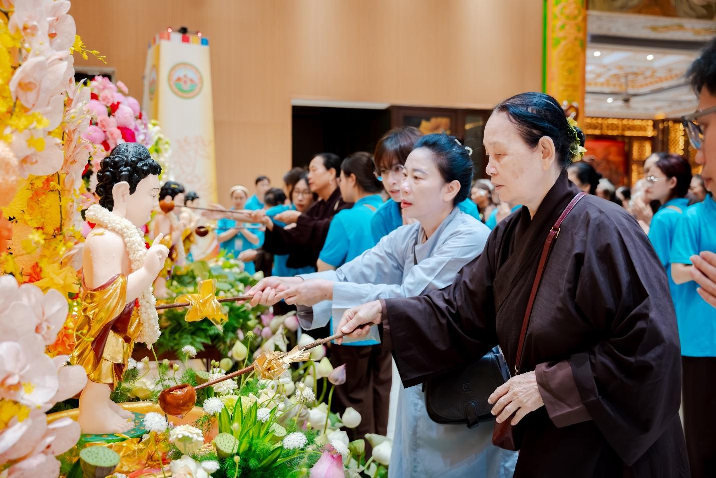 D:\PSTD\2026\1705 Lễ Phật Đản Chùa Khai Nguyên\SON00275-Enhanced-NR.jpg