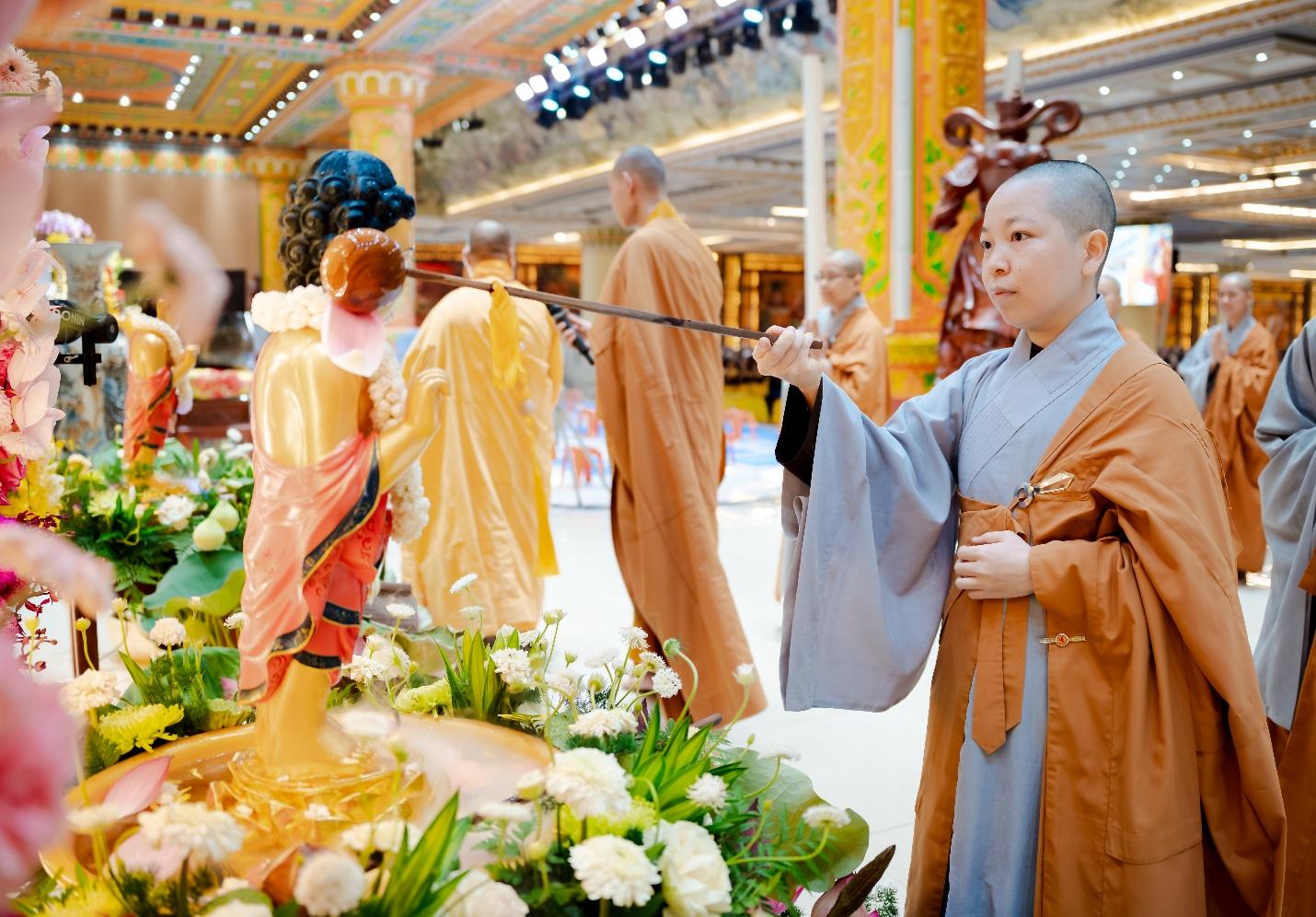 D:\PSTD\2026\1705 Lễ Phật Đản Chùa Khai Nguyên\SON00159-Enhanced-NR.jpg
