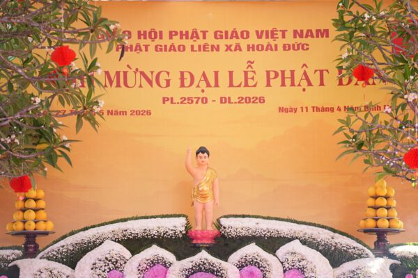 Hà Nội: Ban Đại diện Phật giáo liên xã Hoài Đức hân hoan kính mừng Phật đản PL.2570