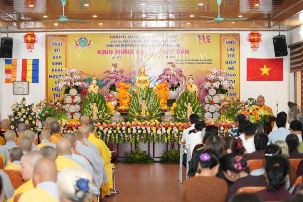 Hà Nội: Hân hoan Đại lễ kính mừng Phật đản PL.2570 của Ban đại diện Phật giáo liên xã Thanh Oai