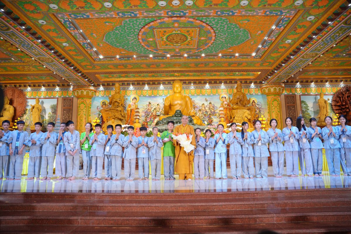 Ngày tu học thứ 7 tại chùa Khai Nguyên: Thắp lên ngọn đèn hiếu hạnh