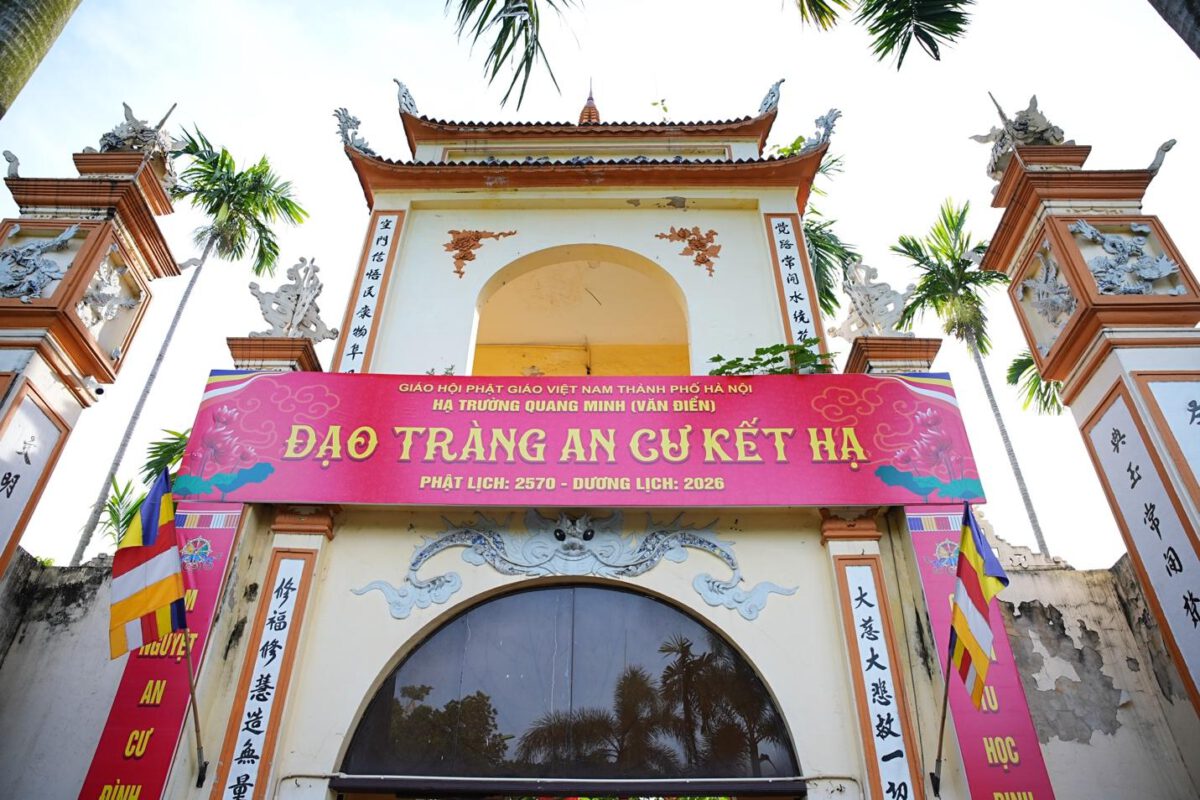 Hạ trường Quang Minh (chùa Văn Điển) trang nghiêm cử hành lễ khai pháp Khóa An cư kết hạ PL. 2570 - DL.2026