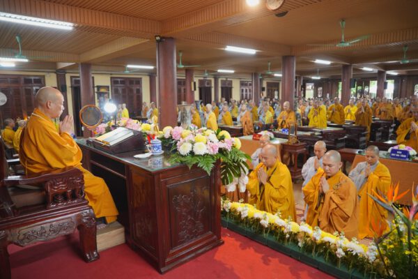 Hà Nội: Tổ đình Bồ Đề trang nghiêm khai pháp khóa An cư kết hạ PL.2570
