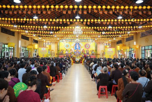 Hà Nội: Đông đảo Phật tử tham dự lễ khai pháp khóa an cư kiết hạ PL.2570 tại Tổ đình Trung Hậu