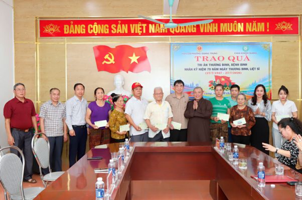 Thanh Hóa: Ban Quản trị chùa Khánh Quang trao quà tri ân thương binh, bệnh binh nhân ngày 27/07