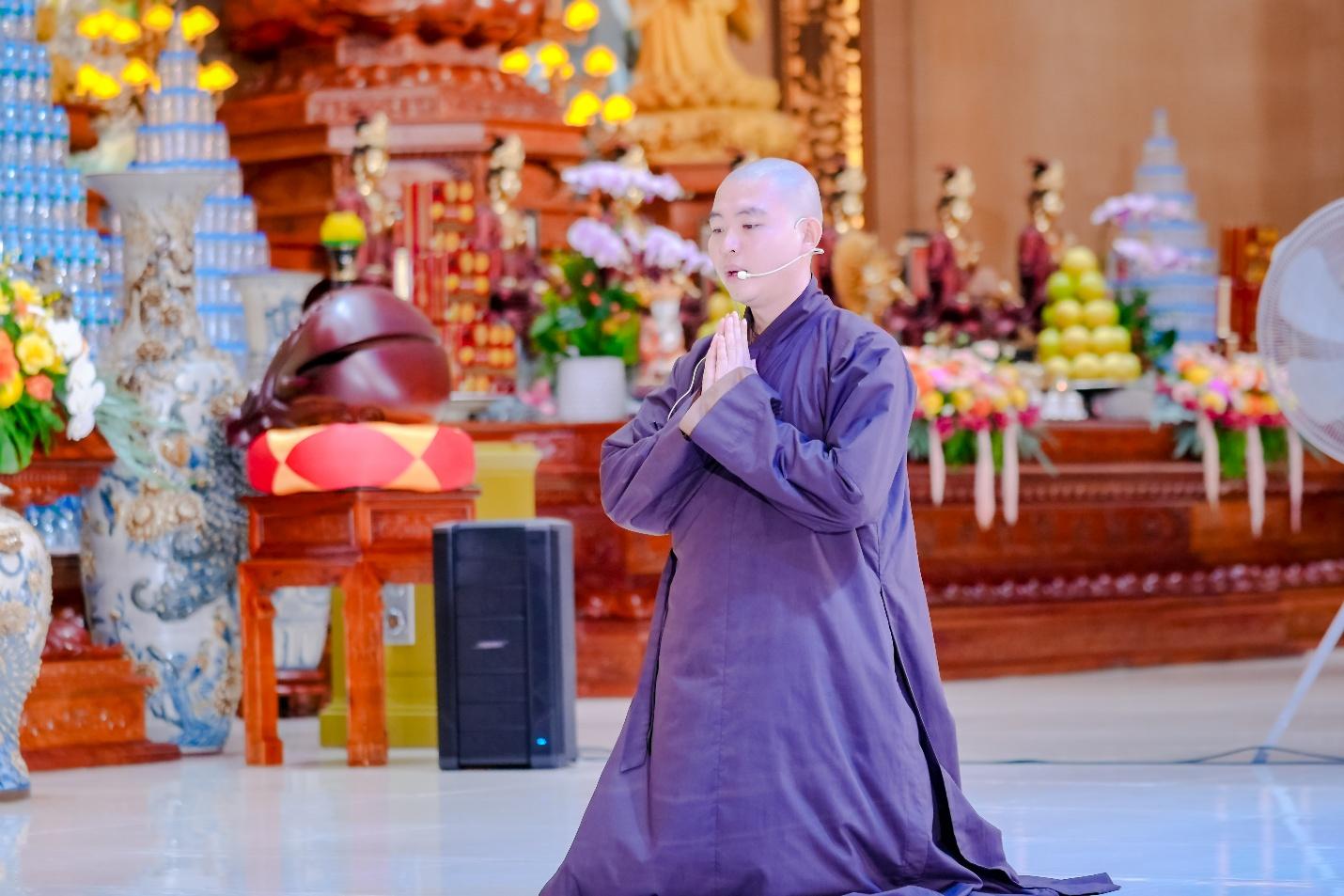 E:\Phat su Thu Do\15.8 Khoa tu sinh vien Bong hong cai ao\Anh chon\02. Noi Qui\SON00280.jpg