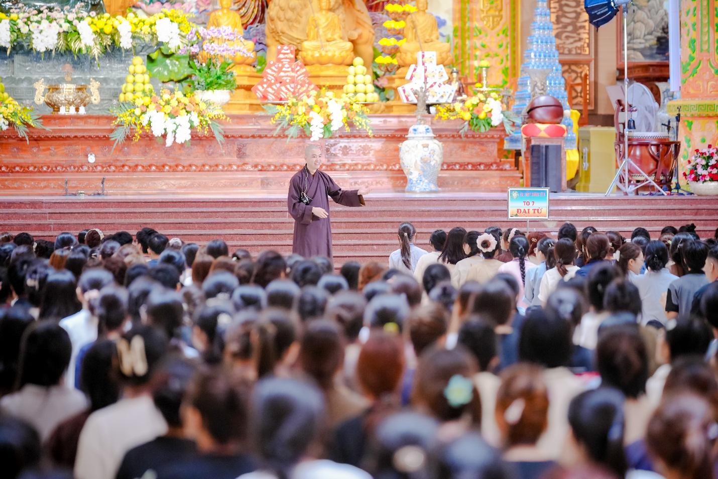 E:\Phat su Thu Do\15.8 Khoa tu sinh vien Bong hong cai ao\Anh chon\02. Noi Qui\SON00100.jpg