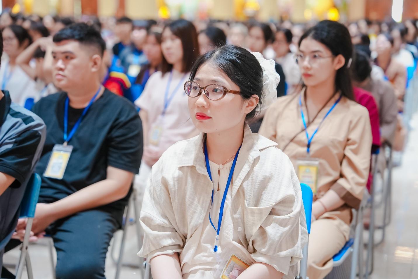E:\Phat su Thu Do\15.8 Khoa tu sinh vien Bong hong cai ao\Anh chon\03. Giang phap\DSC01312.jpg