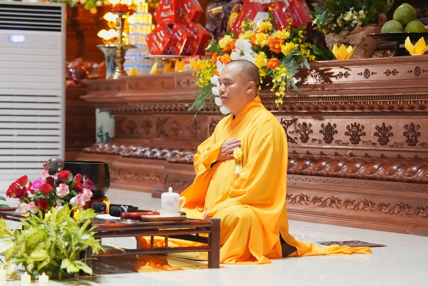 E:\Phat su Thu Do\15.8 Khoa tu sinh vien Bong hong cai ao\Anh chon\04. Dang Dang\DSC01600.JPG