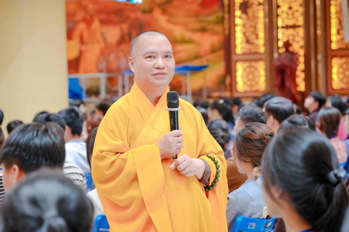 E:\Phat su Thu Do\15.8 Khoa tu sinh vien Bong hong cai ao\Anh chon\Anh lay them cuoi bai\3.jpg