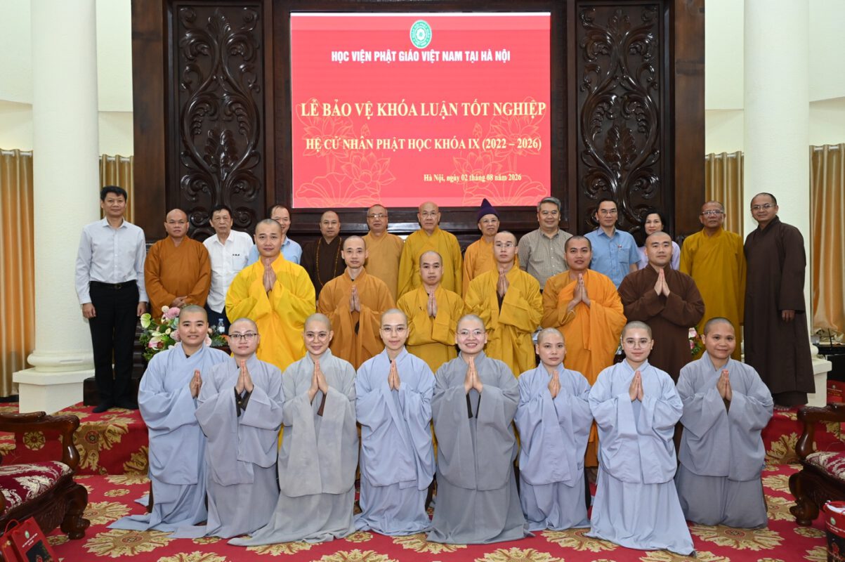 14 Tăng Ni sinh Học viện PGVN tại Hà Nội bảo vệ khóa luận tốt nghiệp hệ Cử nhân Phật học khóa IX (2022-2026)