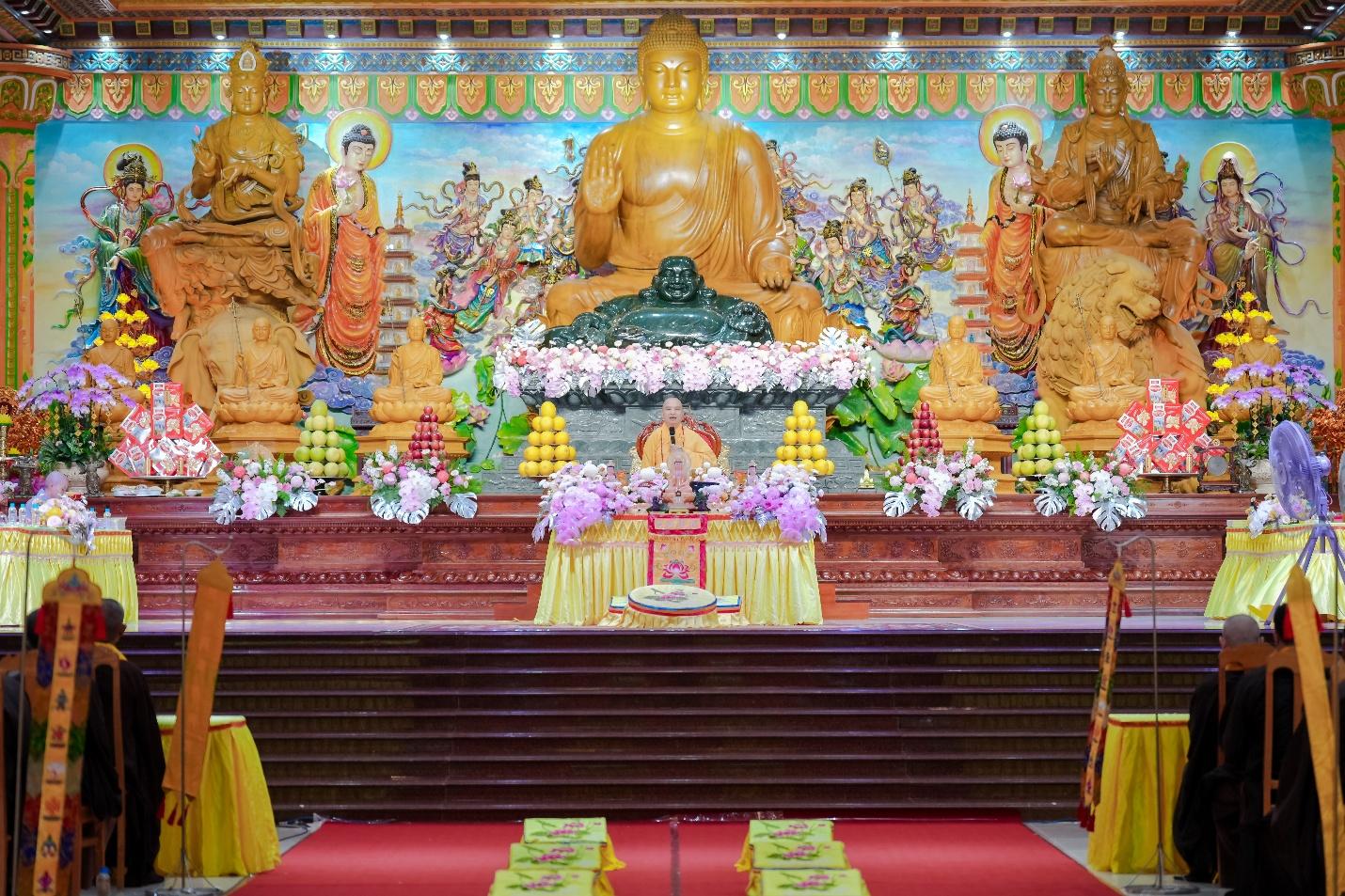 E:\Phat su Thu Do\23.10 Chua Khai Nguyen Phap hoi Quan Am Tam Thoi He Niem\SÁNG 2310\SON00059.jpg
